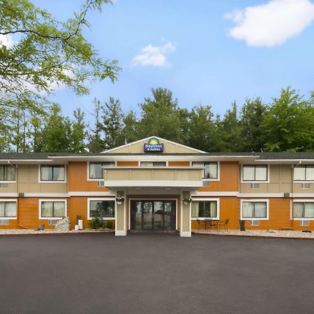 Days Inn & Suites By Wyndham סטיבנס פוינט מראה חיצוני תמונה