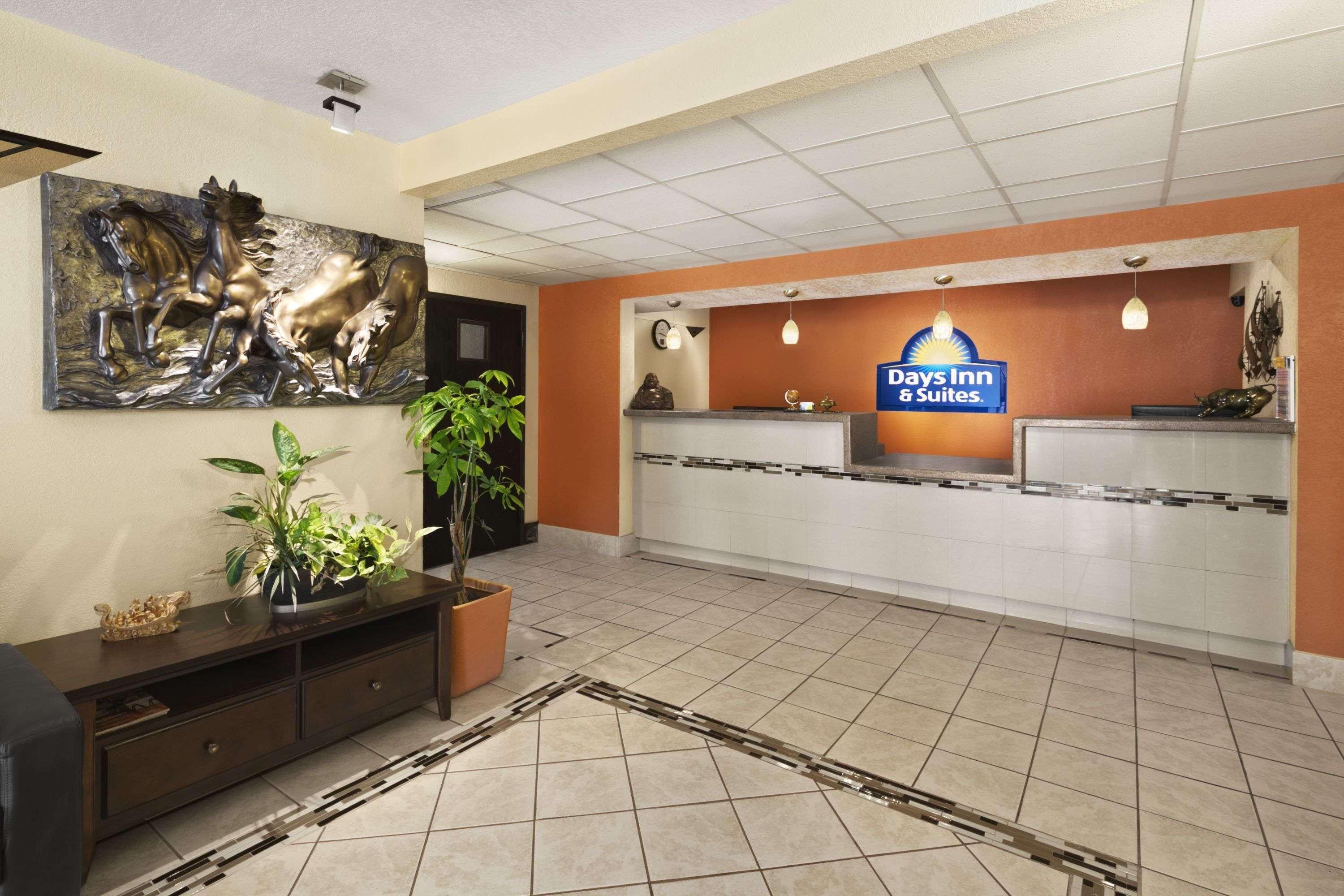 Days Inn & Suites By Wyndham סטיבנס פוינט מראה חיצוני תמונה