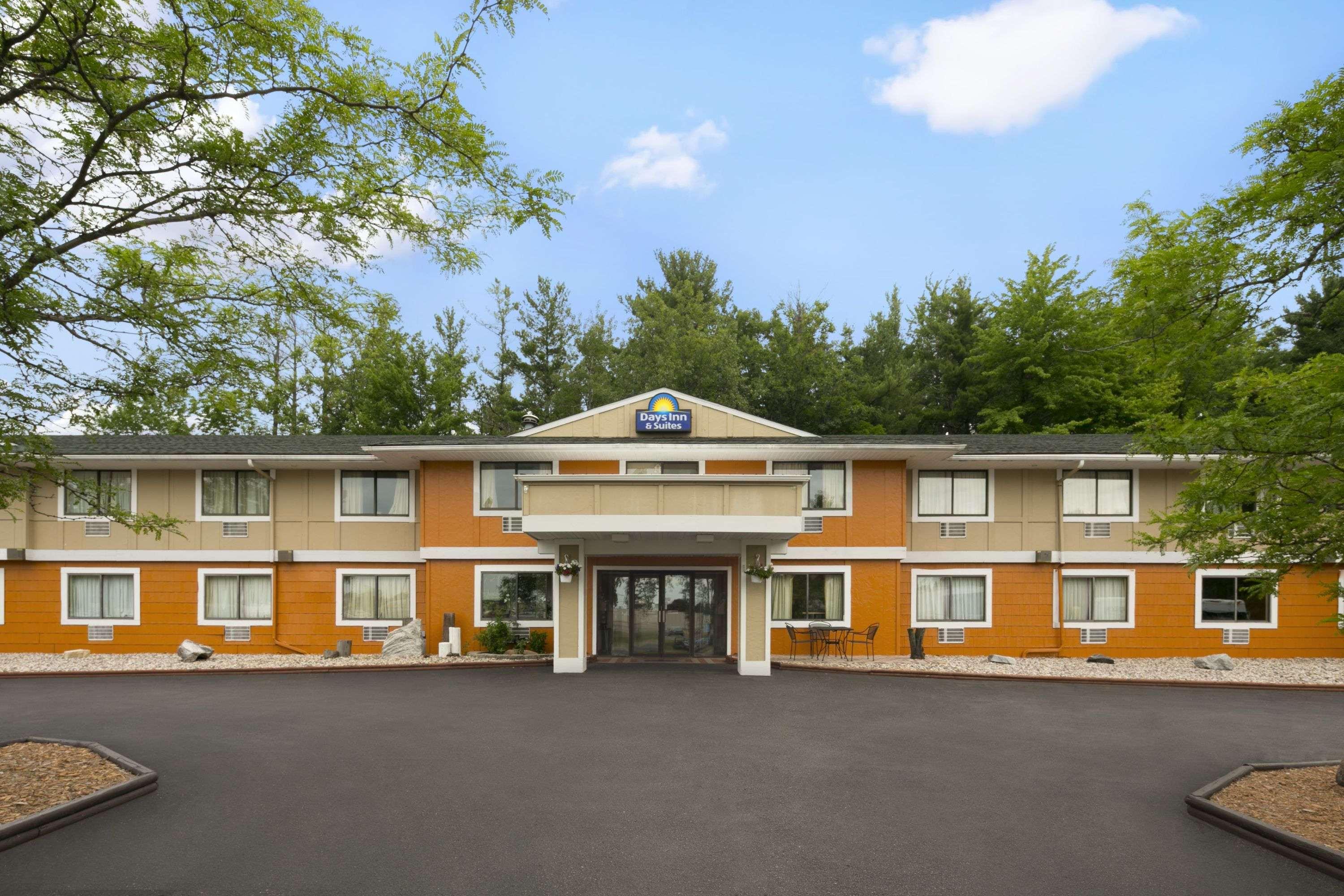 Days Inn & Suites By Wyndham סטיבנס פוינט מראה חיצוני תמונה