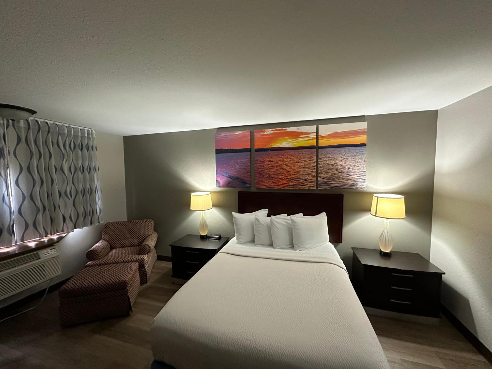 Days Inn & Suites By Wyndham סטיבנס פוינט מראה חיצוני תמונה