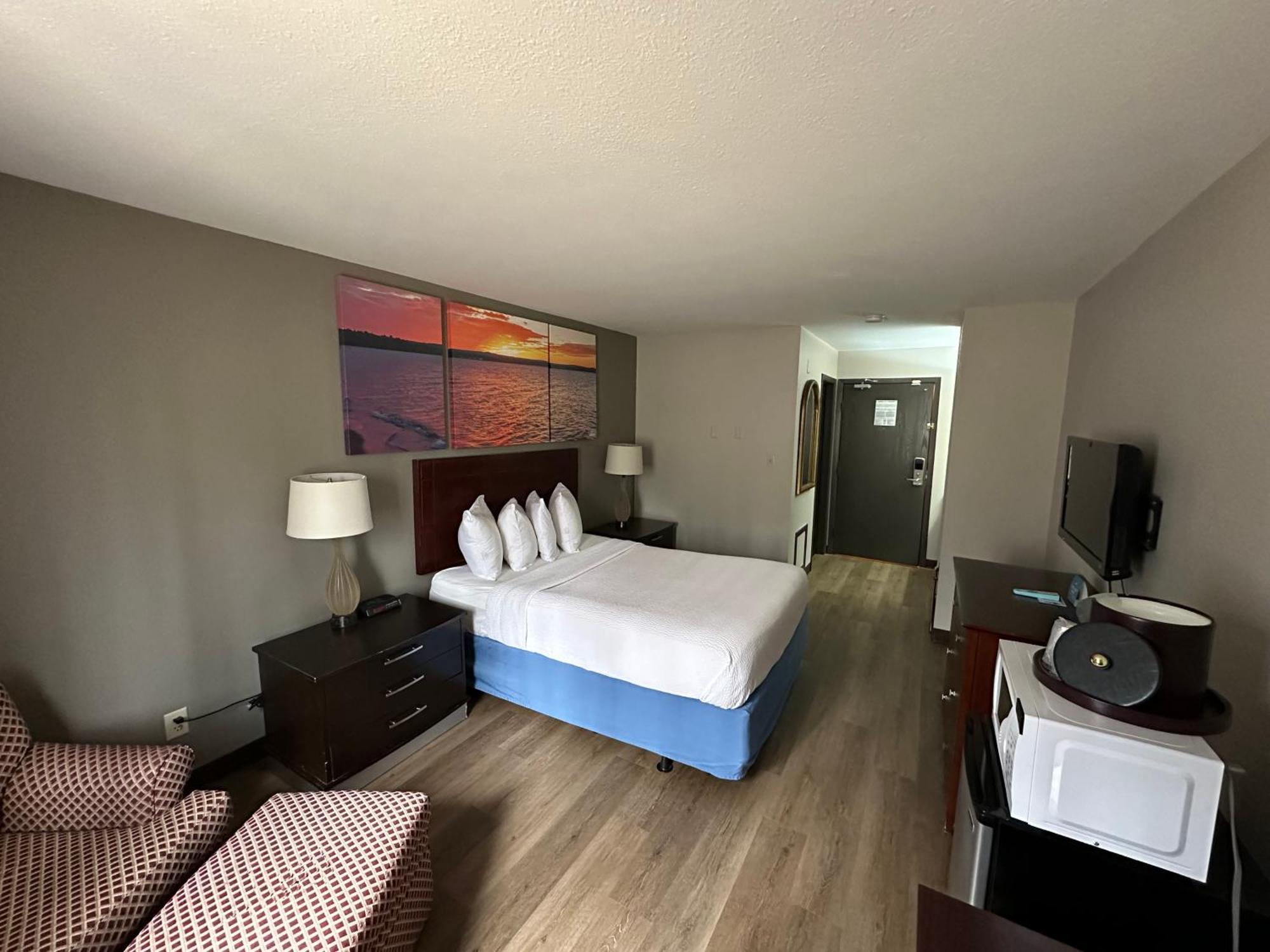 Days Inn & Suites By Wyndham סטיבנס פוינט מראה חיצוני תמונה