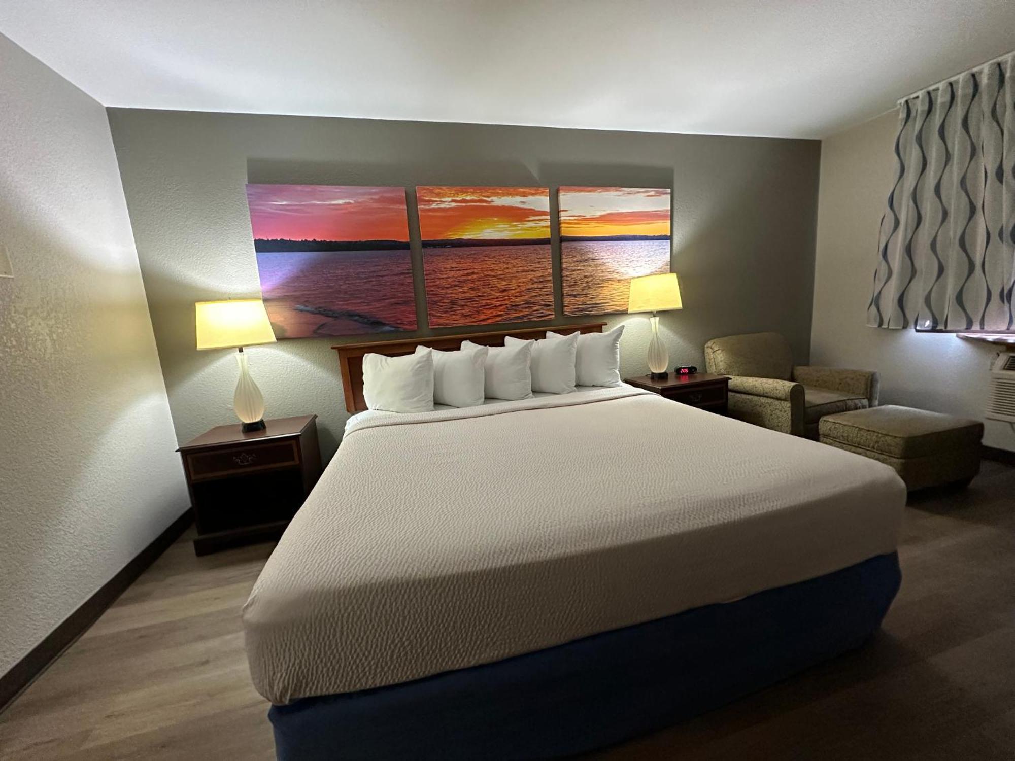 Days Inn & Suites By Wyndham סטיבנס פוינט מראה חיצוני תמונה