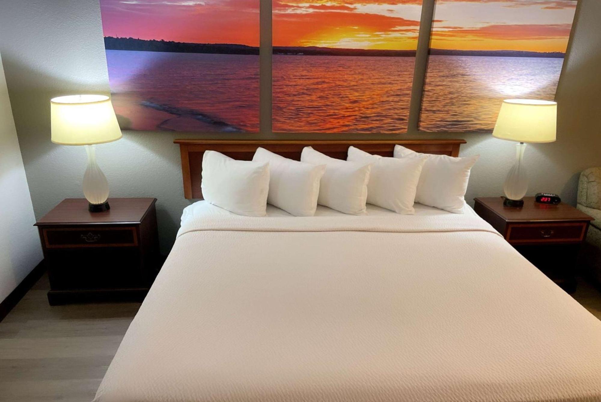 Days Inn & Suites By Wyndham סטיבנס פוינט מראה חיצוני תמונה