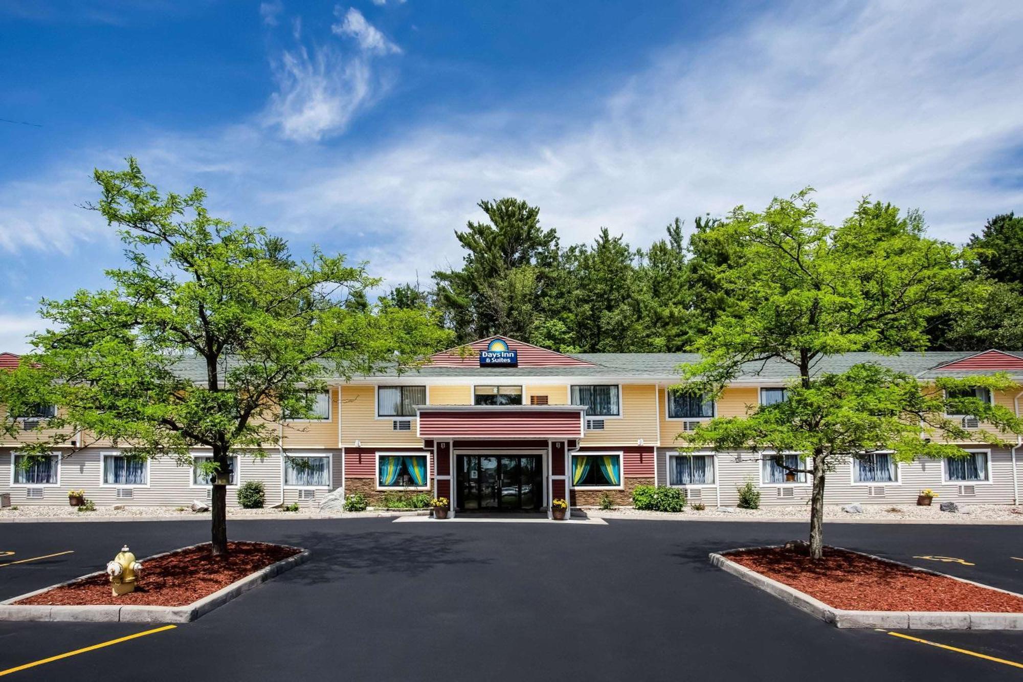 Days Inn & Suites By Wyndham סטיבנס פוינט מראה חיצוני תמונה