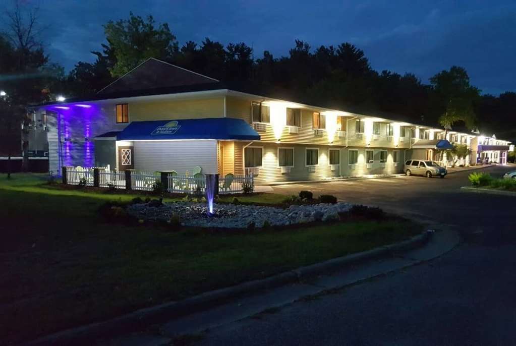Days Inn & Suites By Wyndham סטיבנס פוינט מראה חיצוני תמונה