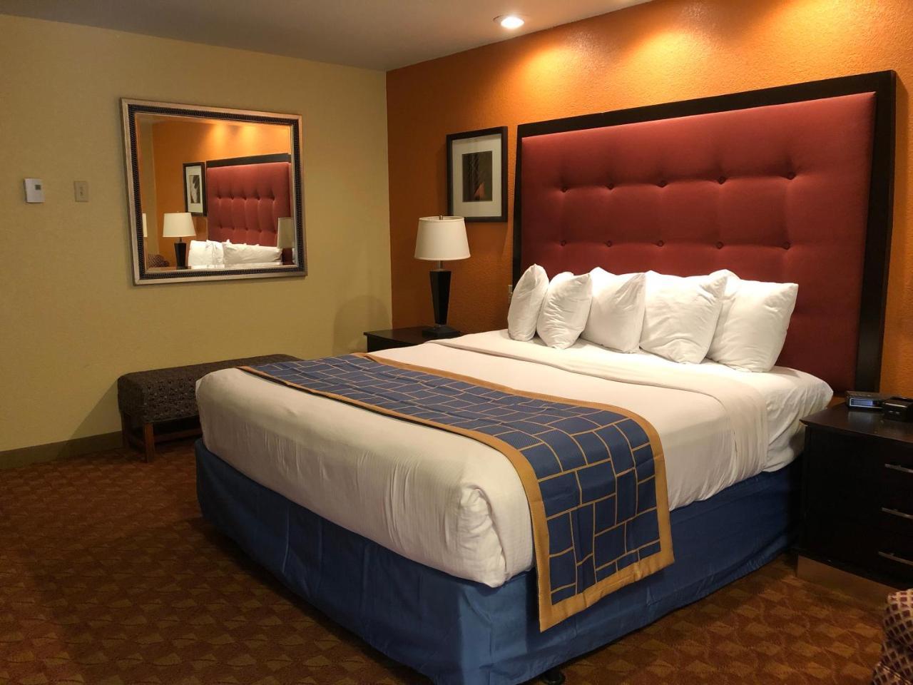 Days Inn & Suites By Wyndham סטיבנס פוינט מראה חיצוני תמונה