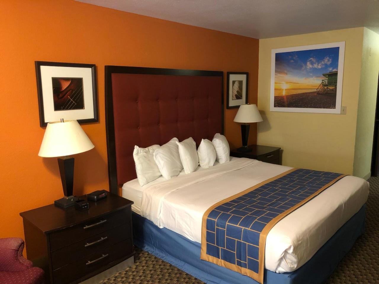 Days Inn & Suites By Wyndham סטיבנס פוינט מראה חיצוני תמונה
